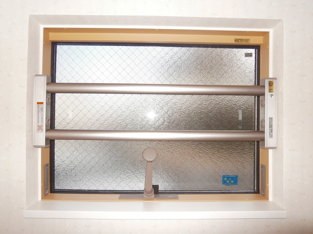 LIXIL 室内面格子取付工事　１階窓の防犯対策　名古屋市緑区
